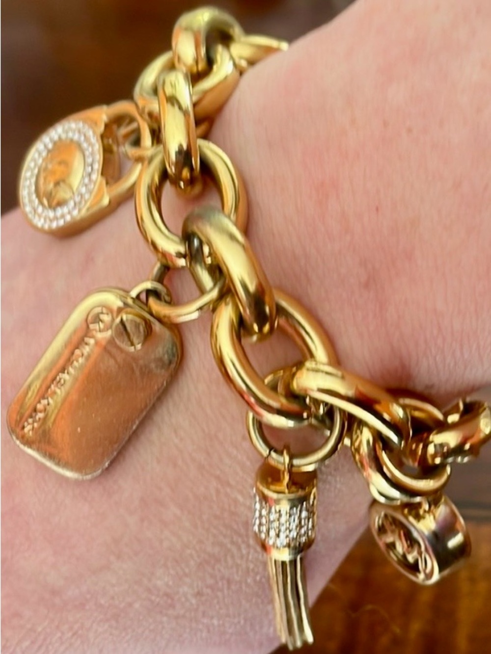 Michael Kors Gold Charm Toggle Bracelet - Gold. NEW - Picture 3 of 3